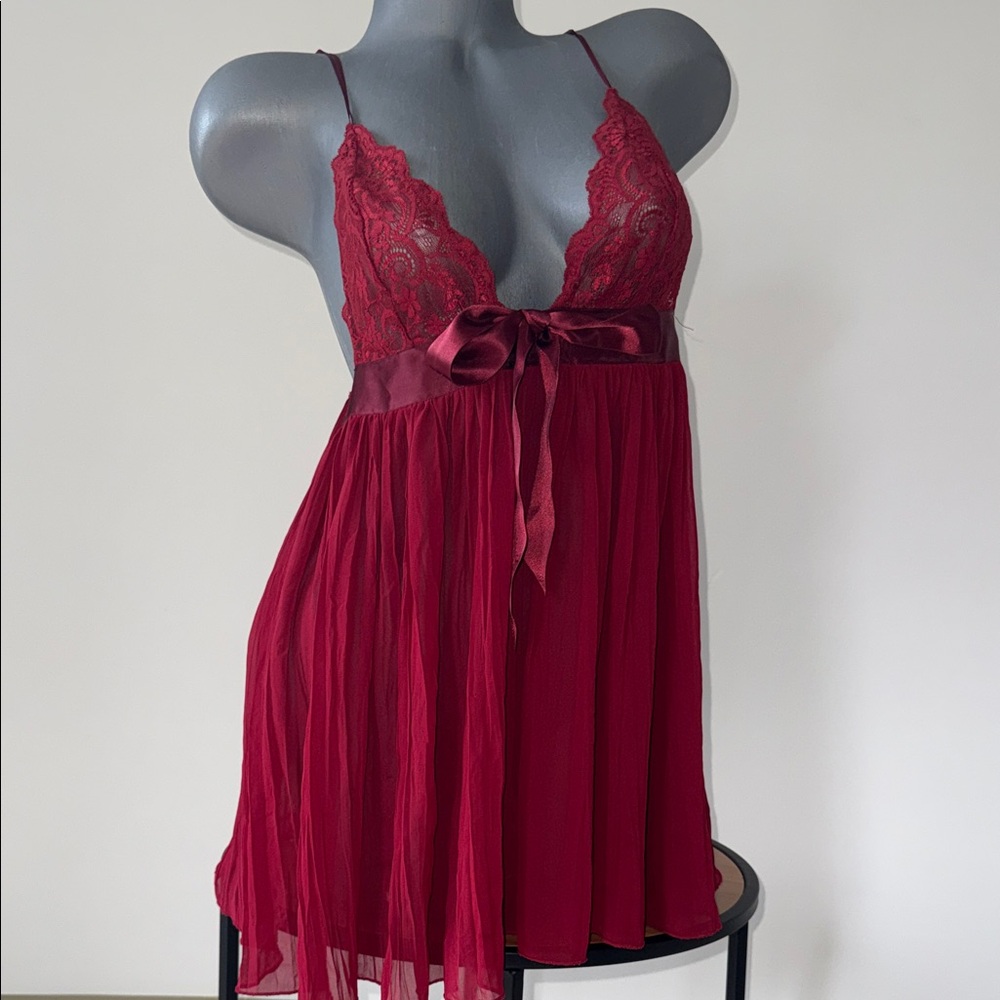 Victoria’s Secret Women's Burgundy Lace Babydoll Nightdress with Satin Bow sz-M